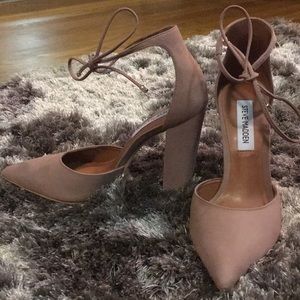 Steve Madden pampered blush nubuck. Size 6